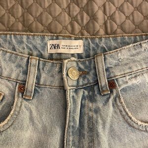 Zara excellent condition distressed light wash jeans 👖